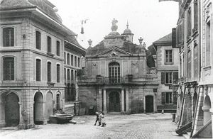 Bibliotheksgalerie; Münstergasse 63; Polizeigebäude; Hotelgasse 12-14 in Bern um 1909.